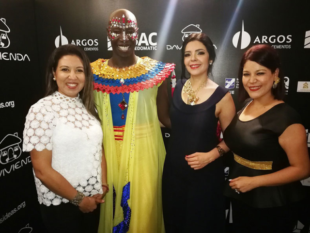 Junto al Bailarín Beatriz Tinoco, Pamela Chávez y Heidy Sánchez.