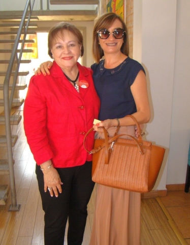 Marsela Bulnes de Ferrera  y  Mónica Frías.