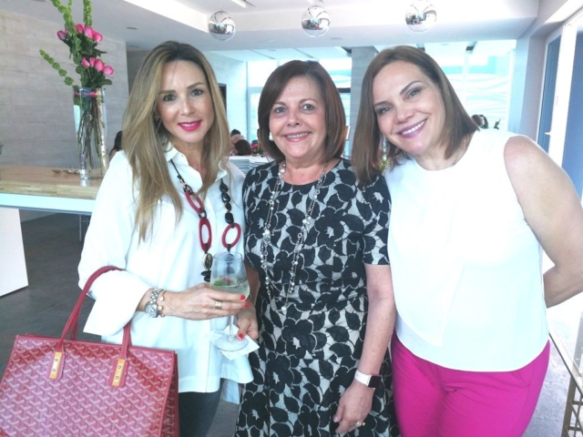 Karla Kafie, Annette Bendeck y Kathy Vega.