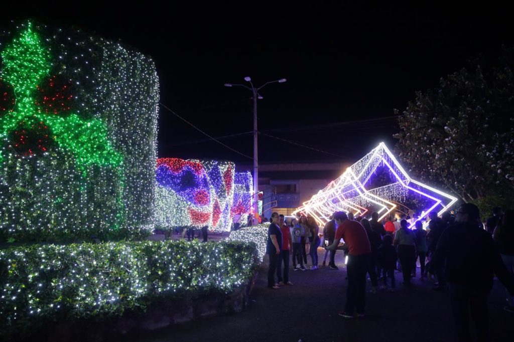 En la Villa Olímpica de Tegucigalpa: Miles de familias ya disfrutan de ...