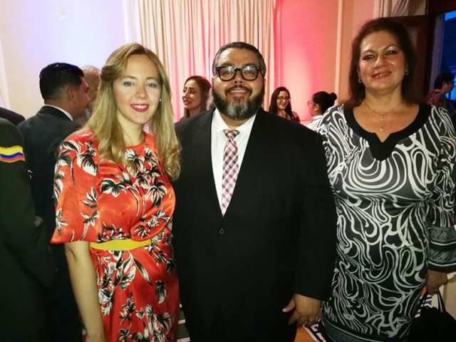 Nicolle Massu , Eduardo Barahona y Lourdes Guillén.