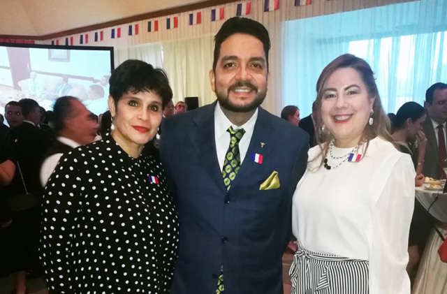 Alejandra Paredes, Enrique Oyuela y Ana Flores.