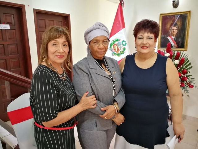 María Teresa Veliz, Glenda Cacho y Marita Soto.