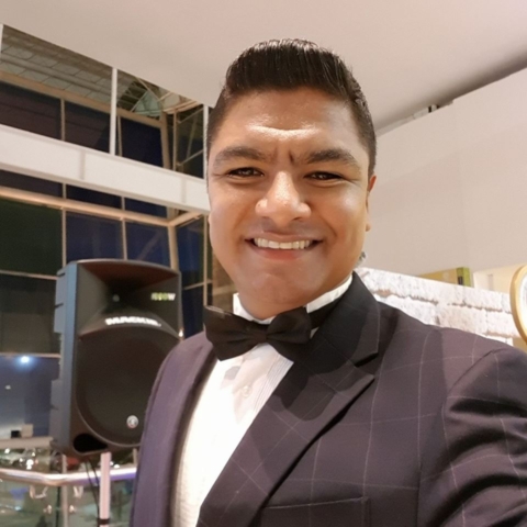 6 de abril Luis Bustillo